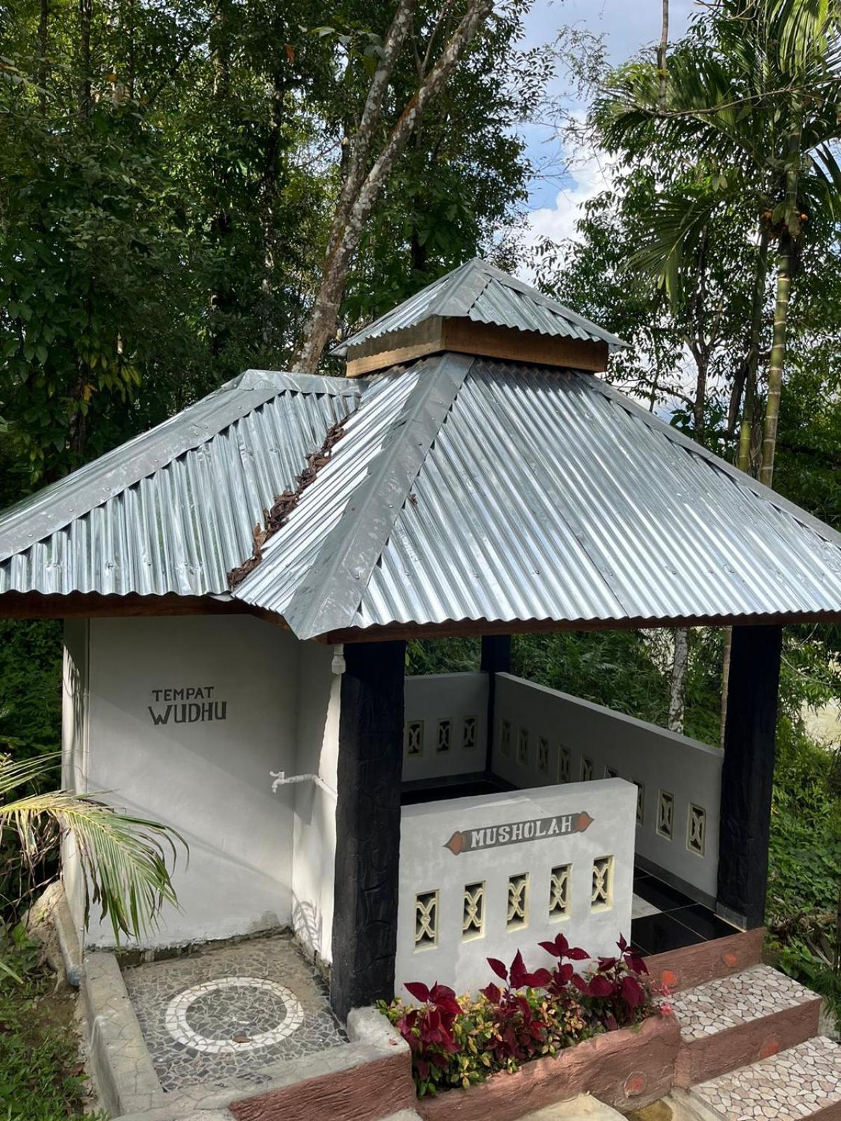 Asim Paris Guesthouse & Jungle Trekking Bukit Lawang Eksteriør bilde