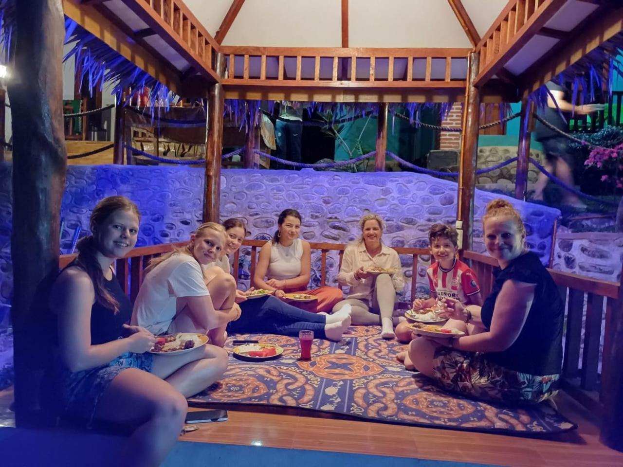 Asim Paris Guesthouse & Jungle Trekking Bukit Lawang Eksteriør bilde