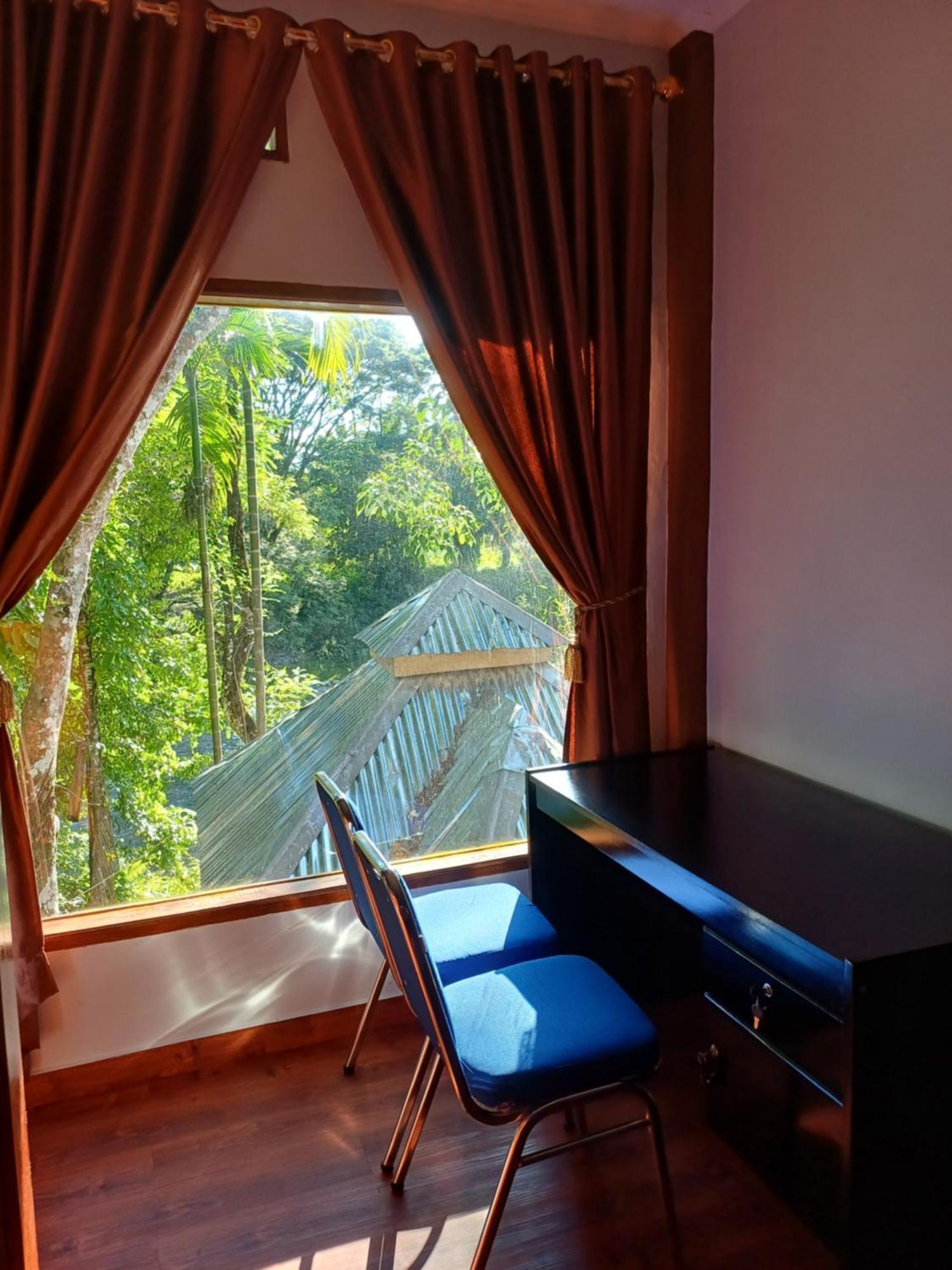 Asim Paris Guesthouse & Jungle Trekking Bukit Lawang Eksteriør bilde
